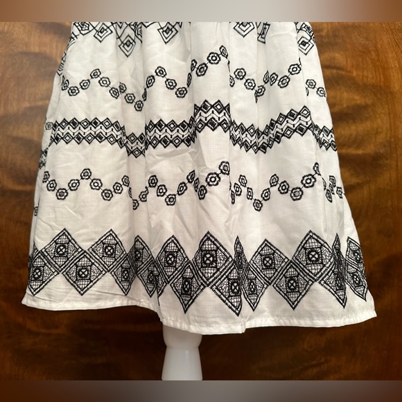 Draper James Geo Embroidered Midi Skirt Womens L Black & White A-Line Smocked - Picture 8 of 16